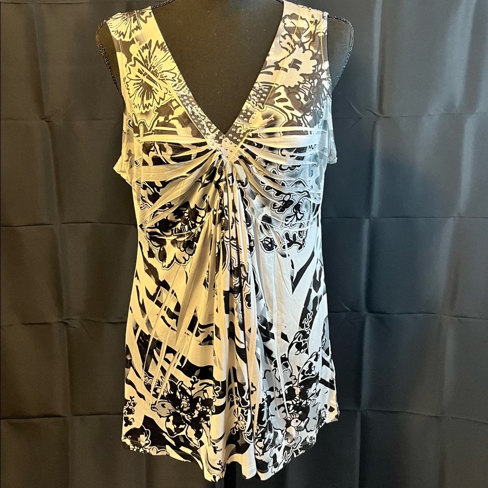 Black and White Floral Top by Apt 9